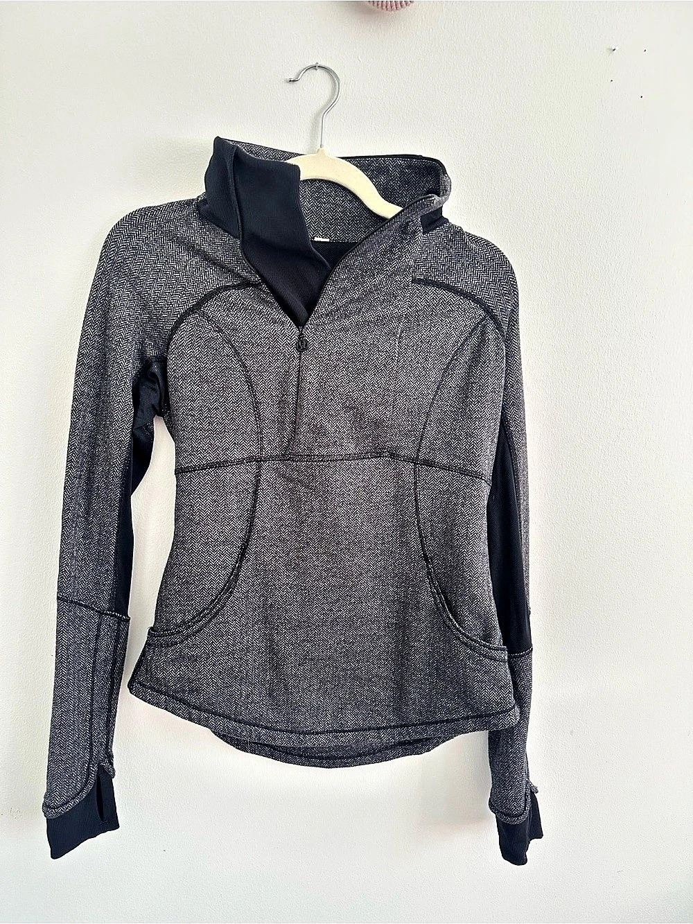 lululemon Be Present Quarter Zip Pullover Gray Long Sleeve Jacket